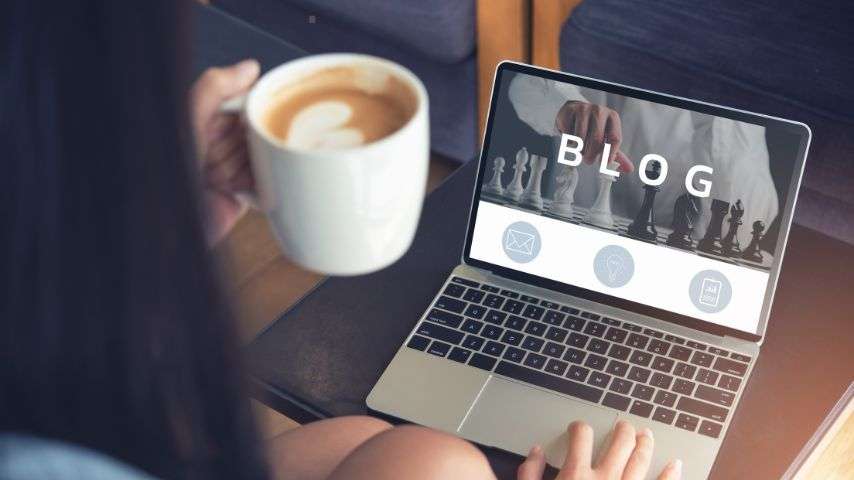 top 9 must-follow legal blogs for in-house professionals