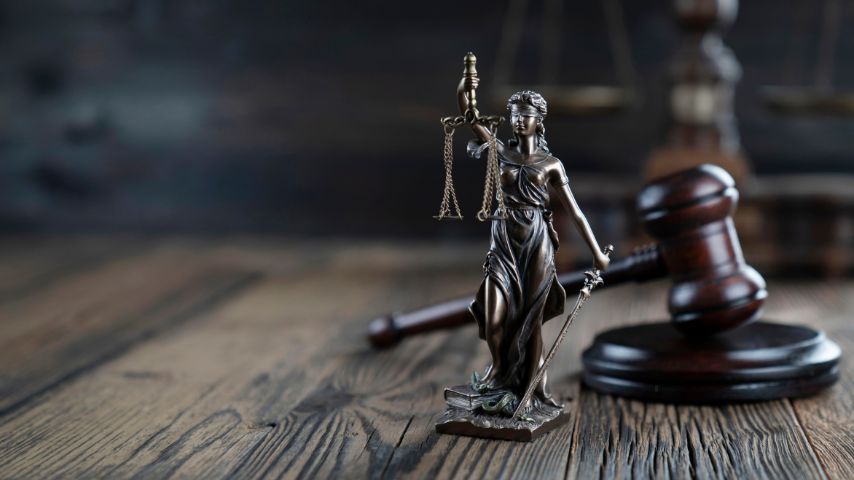 Common Law Defining What It Is and How It Differs From Civil Law